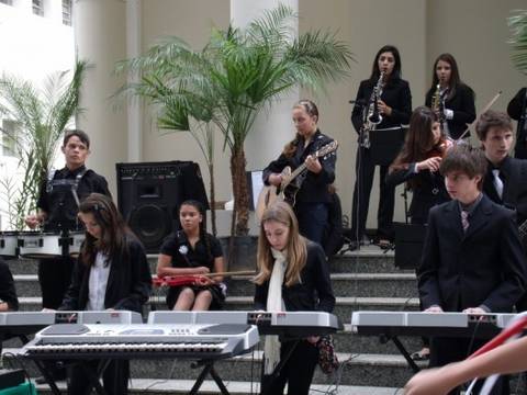 Apresentação de banda na Nereu Ramos