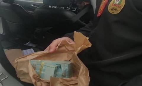 Laguna: PC apreende R$ 18 mil com candidato a vice-prefeito e afirma que dinheiro era para compras de votos