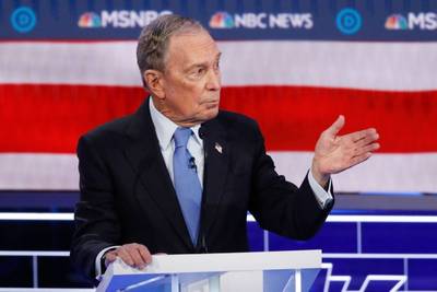 Debate: Bloomberg apanha, Sanders defende o socialismo