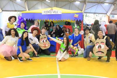 Celebrando o cinema, Festa A Gosto diverte alunos do Colégio Satc  