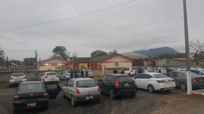 Prefeitura apresenta dados técnicos para fechar escola Augusto Pavei e promete solução com diálogo