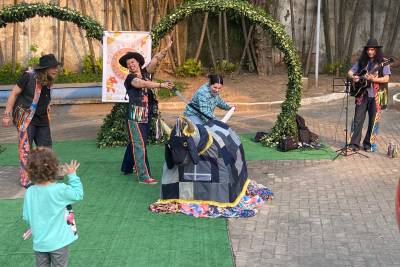 Grupo Cultura Mamoeira encerra projeto com brincadeira de Boi de Mamão em Tubarão