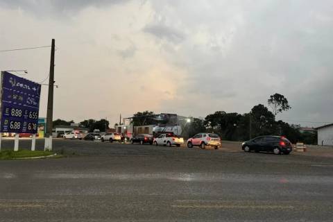 Filas: receio por greve de caminhoneiros faz motoristas irem aos postos de combustíveis