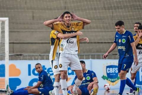 Criciúma Futsal disputa final dos Jogos Universitários Brasileiros em Goiás