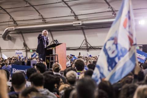 Bernie Sanders declara apoio a Biden