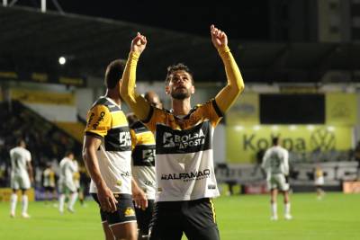 Precisando vencer para voltar ao G6, Tigre enfrenta o América-MG