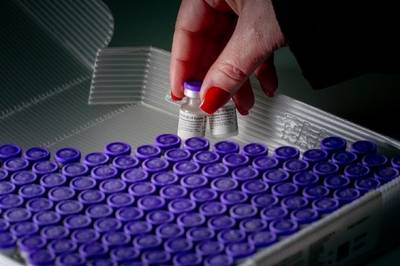 SC distribui nova remessa de doses da Pfizer para aplicação em adolescentes