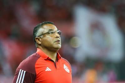 Roger Machado planejou vitória contra o Tigre com gol de bola parada e projeta Inter forte na briga pelo G-4