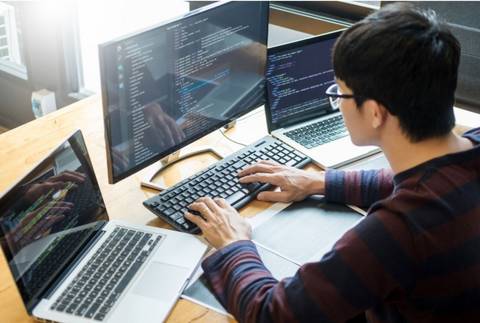 Mercado em alta: o que fazem os desenvolvedores de back-end e front-end