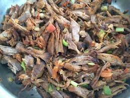 Roupa Velha (Sobras de carnes de suíno)