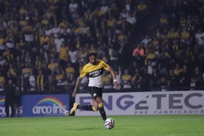 ‘Se oferecer para todos os clubes da Série B, pegam correndo’, afirma Baptista sobre Diego Gonçalves