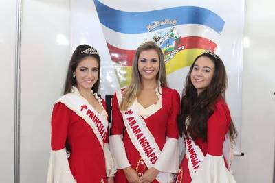 Onze meninas concorrem a realeza da 4ª Araranguá Fest