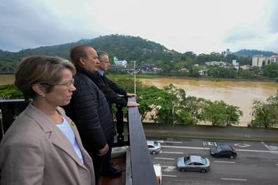 Pelo Estado 06/10: Chuvas deixam SC em estado de emergência