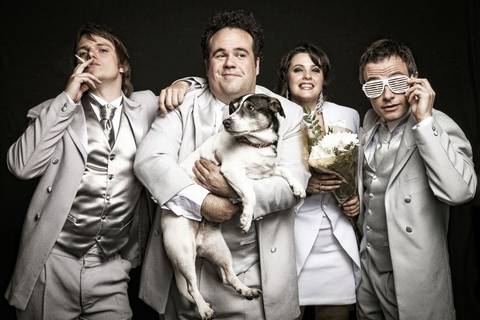 Colher de Chá comemora aniversário com show da Bidê ou Balde