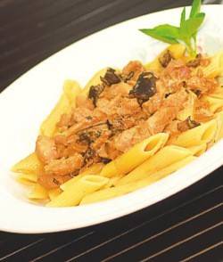 Penne ai Funghi con Pezzi di Pollo