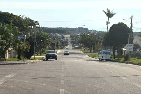 Controlador de velocidade é instalado em rua movimentada de Criciúma