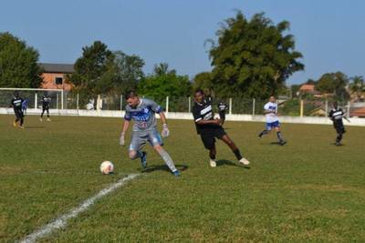 Mais classificados e fim de fase no Municipal amador
