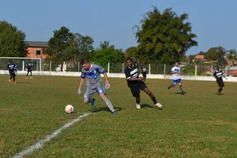 Mais classificados e fim de fase no Municipal amador