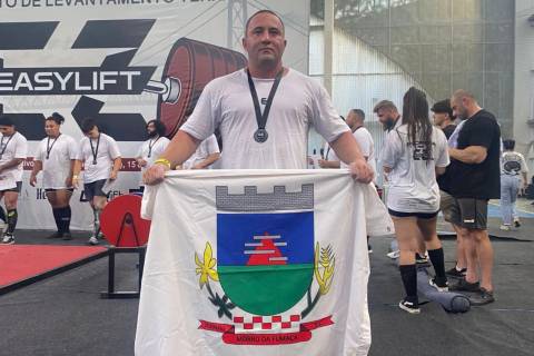 Atleta de Morro da Fumaça conquista título em campeonato de levantamento de peso