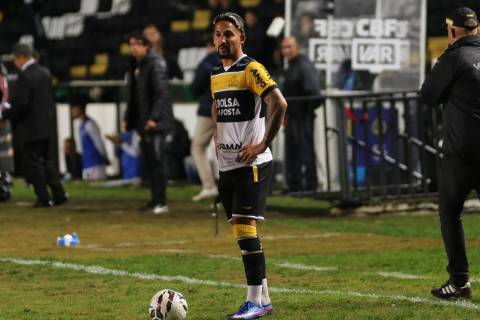 Jhonata Robert não deve ser relacionado para enfrentar o Avaí