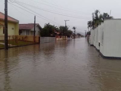 Defesa Civil de Santa Catarina comunica estado de alerta em cidades do Sul