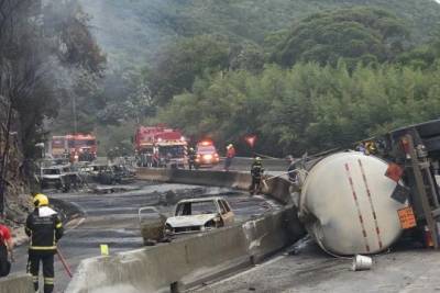 Morro dos Cavalos: com 21 veículos e três carretas destruídos, quem pagará a conta?