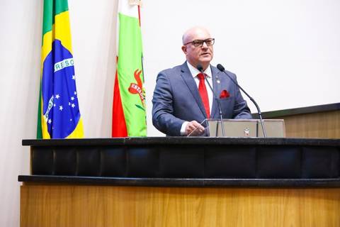 Entrevista: “Em 2022, a atuação resultou em mais de 20 mil novos contratos” Kita Xavier, Crea-SC