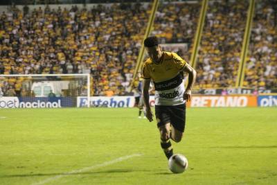 Marquinhos Gabriel brilha e Tigre vence o CSA de virada no Majestoso