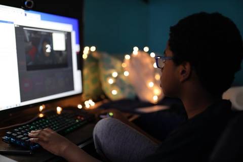 Ensino híbrido transforma tecnologia em aliada da educação