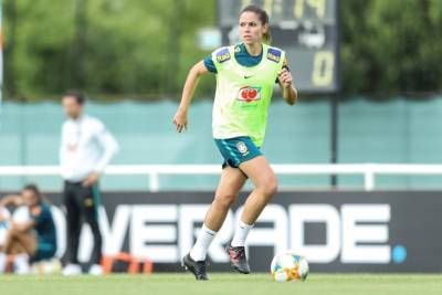 Seleção Brasileira: Érika é cortada e Daiane chamada para seu lugar