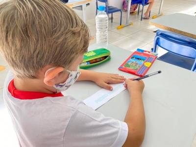 Comitê de Gerenciamento recomenda que uso de máscara nas escolas seja mantido em Criciúma