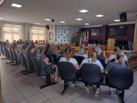 Agentes Comunitárias de Saúde passam por treinamento em Urussanga 