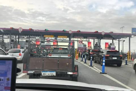 Vídeo: filas no pedágio da BR-101 geram buzinaço e reclamação de motoristas em Tubarão