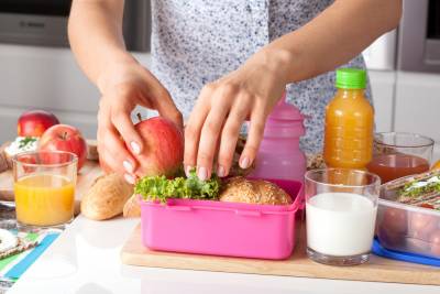 Nutricionista dá dicas para montar lancheira saudável na volta às aulas