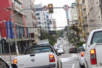Atenção motoristas: Cuidado ao transitar pela rua Almirante Barroso 