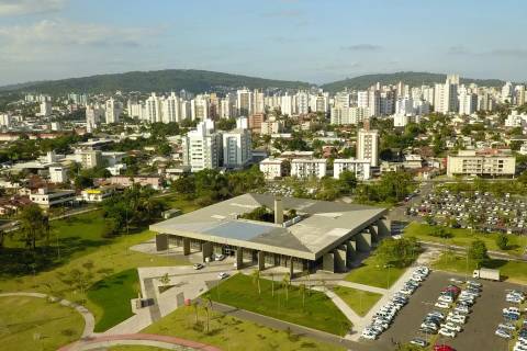 Jogo do Brasil não altera funcionamento dos serviços públicos em Criciúma