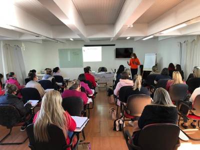 Professora lança aulão preparatório para concurso público de Criciúma