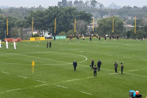 Com ausência de titular em treino, Baptista ajusta time para enfrentar o Athletic
