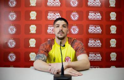 Matheus fala sobre bom momento da defesa do Leão do Sul, e analisa próximo adversário