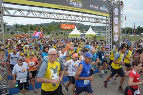 2ª Meia Maratona Caixa reúne mais de mil participantes