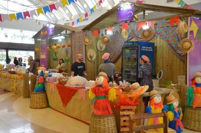 Fim de semana de arraial no Farol Shopping