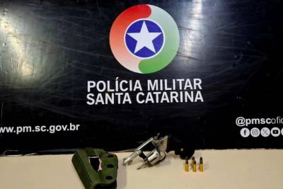 Jovem flagrado com revólver calibre 32 é preso pela PM em Criciúma
