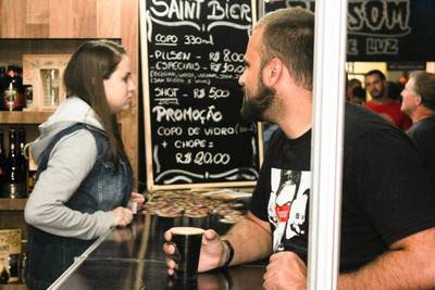Fim de semana de Criciúma Cervejeira com mais de 60 torneiras de chopes e shows musicais