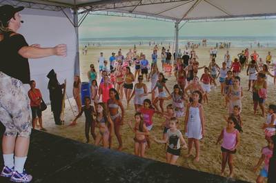 Circuito Cultural tira veranistas da rotina na Praia do Mar Grosso