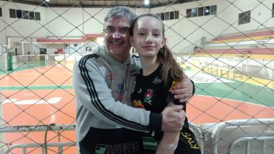 Pai treinador e filha atleta: a relação de sucesso nas quadras de vôlei