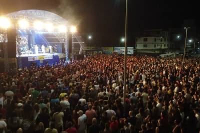Show nacional do Exalta reúne grande público em Balneário Arroio do Silva