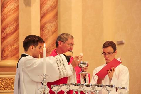 Fiéis celebram a Leitura da Paixão na Catedral São José