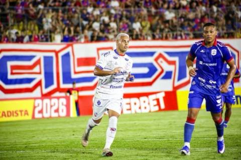 Catarinense: com expulsão e gol nos acréscimos, briga contra o rebaixamento segue equilibrada
