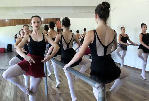 Professor da Escola de Dança de São Paulo ministra capacitação