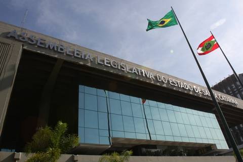 Alesc suspende eventos, mas mantém sessões e reuniões